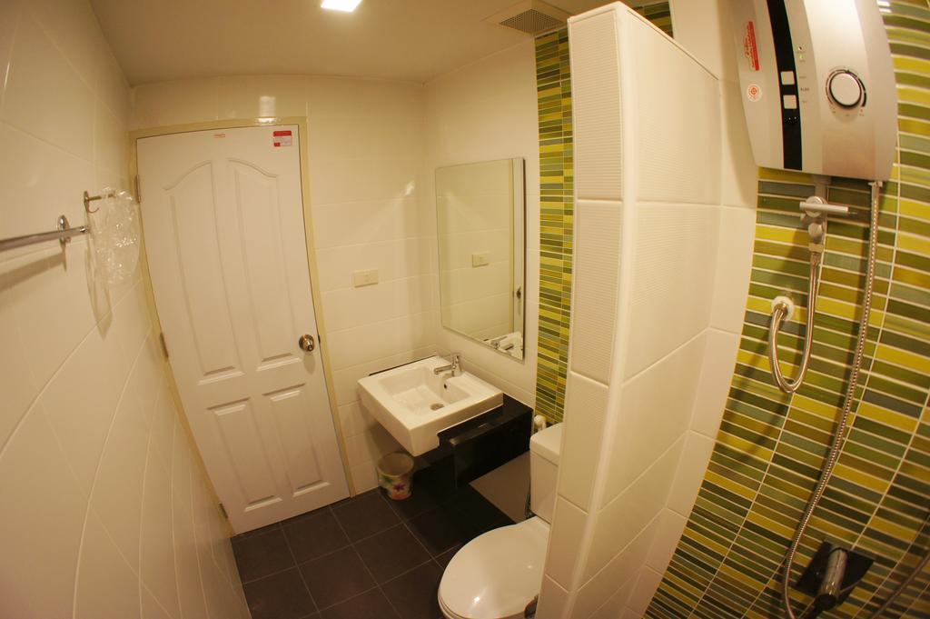Kamonthara Hotel Nakhonpathom Szoba fotó